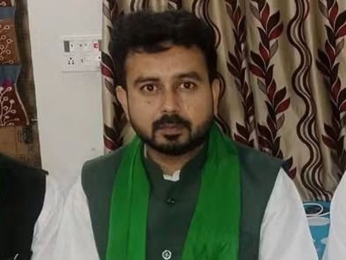 शादाब खान का सपा पर हमला, बोले- मुसलमान अब किसी पार्टी का गुलाम नहीं