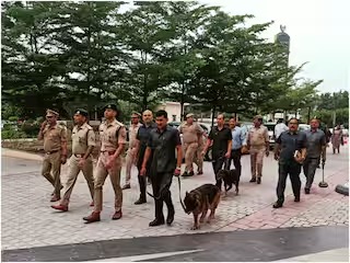 स्वतंत्रता दिवस से पहले लखनऊ बॉर्डर पर सुरक्षा में चूक, दखिना टोल प्लाजा पर नहीं दिखी पुलिस