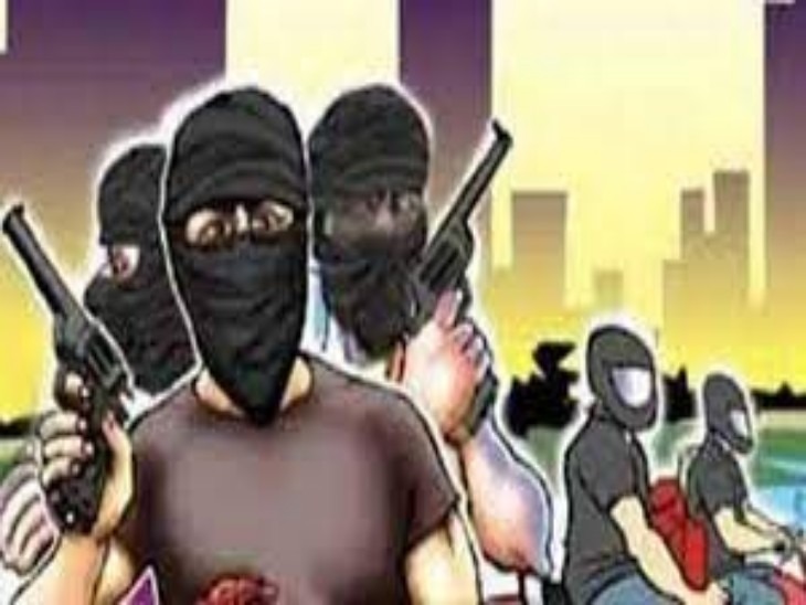 गोसाईगंज लूटकांड का खुलासा, चार आरोपी गिरफ्तार