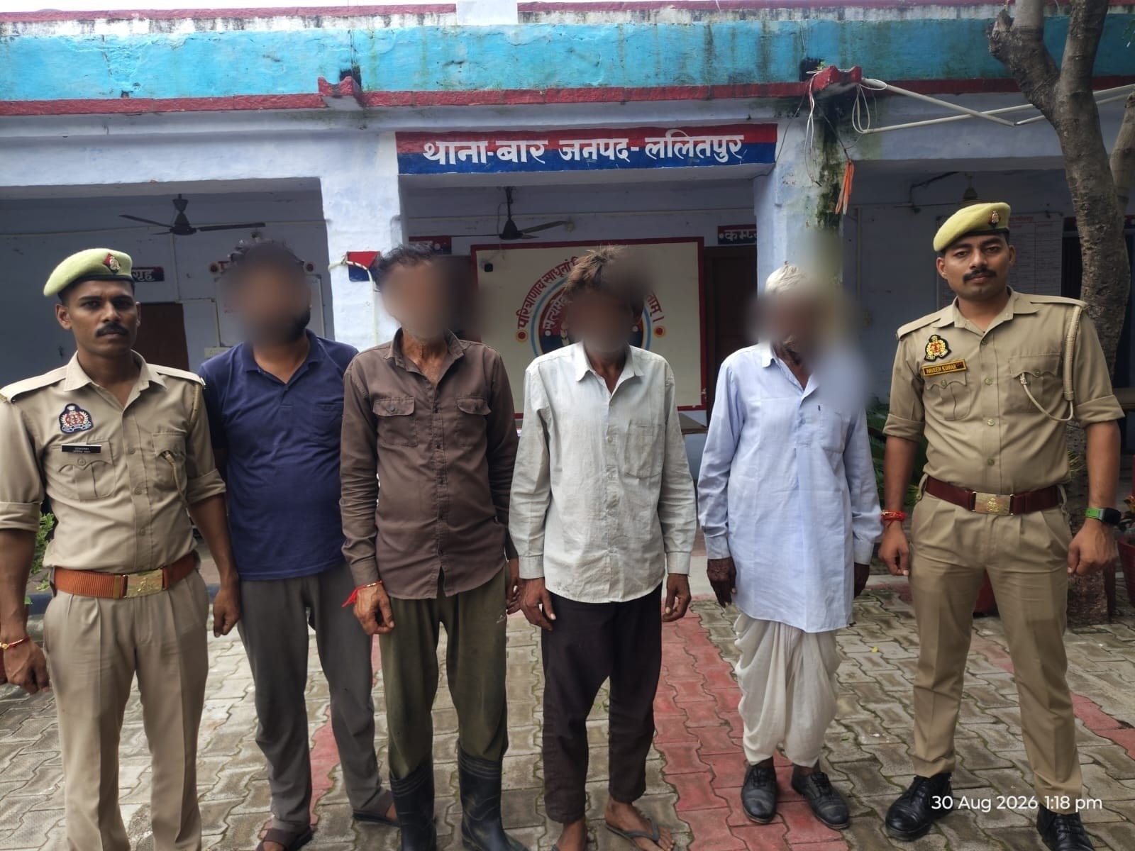 ललितपुर में वारंटियों पर पुलिस का शिकंजा, एक दिन में 56 गिरफ्तार