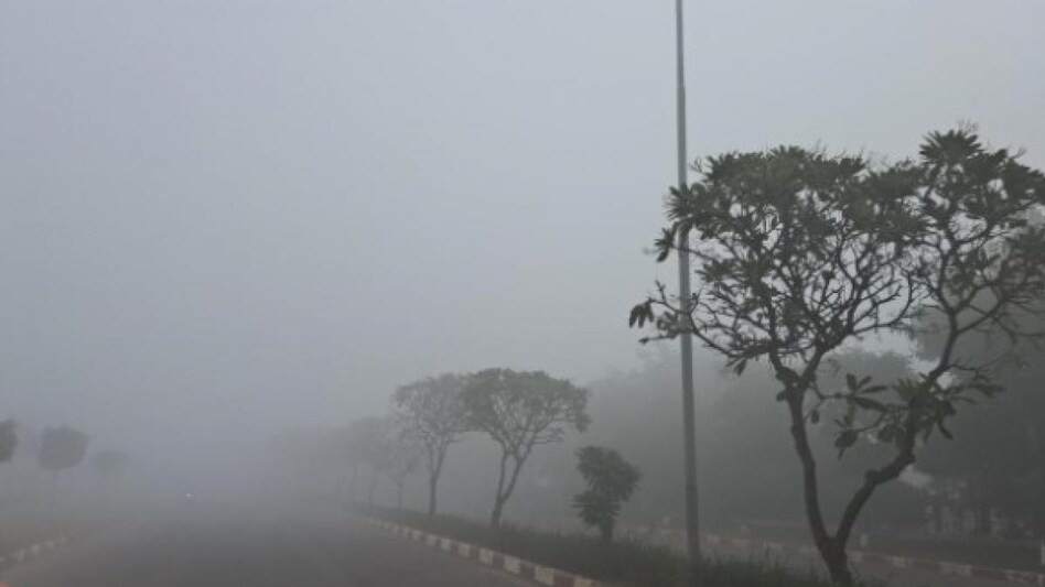 Weather Update : लखनऊ में फिर बदला मौसम, सुबह से रिमझिम बारिश ने बढ़ाई ठंडक
