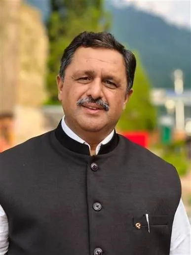 प्रशासनिक अपडेट: सोलन के डीपीसी मनमोहन शर्मा और अन्य समाचारों की विशेष जानकारी