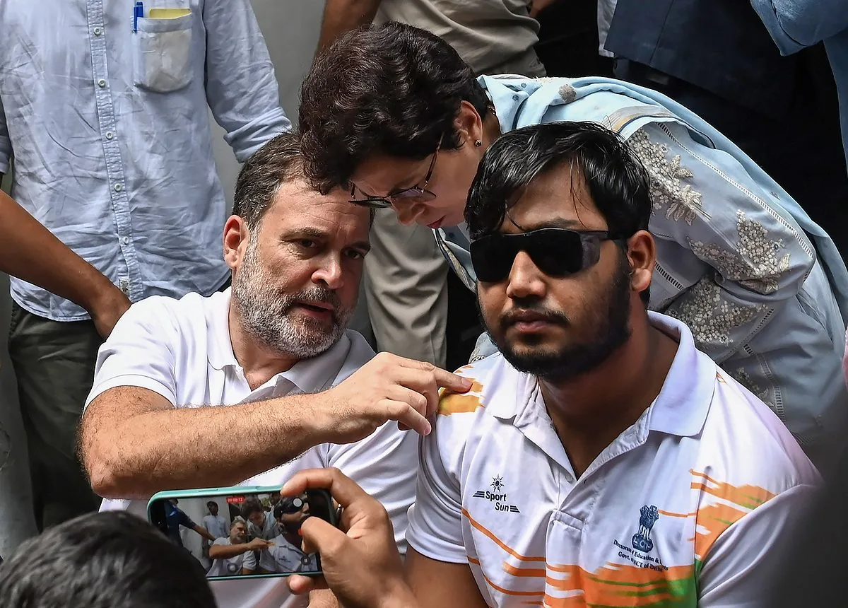 राजनीतिक दबाव: राहुल गांधी के धरने के बाद पैलेट गन मामले में हुई एफआईआर दर्ज
