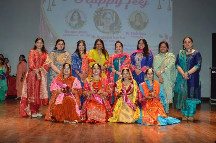 सांस्कृतिक उत्सव: लुधियाना के खालसा इंस्टीट्यूट एंड मैनेजमेंट टेक्नोलॉजी फॉर वूमेन में आयोजित हुआ तीज समारोह
