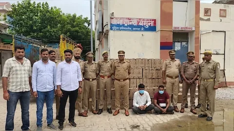 पुष्पा स्टाइल तस्करी: भूसे के नीचे छिपाई 415 पेटी शराब, 45 लाख का माल जब्त
