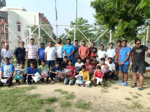 स्वतंत्रता दिवस पर दौड़: प्रतापगढ़ में उप क्रीड़ाधिकारी ने विजेताओं को किया सम्मानित
