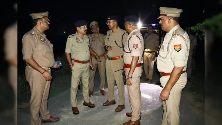 खौफनाक वारदात: बलरामपुर में खंभे से उल्टा लटकाकर दलित की बेरहमी से पिटाई, इलाज के दौरान मौत पर एससी/एसटी एक्ट के तहत मामला दर्ज