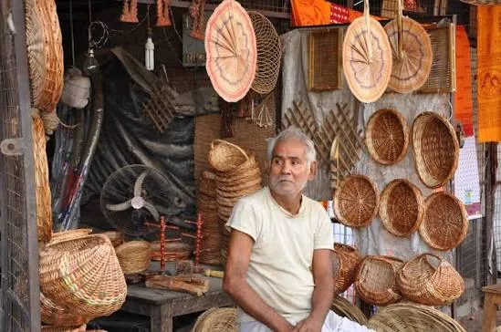 हस्तशिल्प उद्योग को संजीवनी: असम की पारंपरिक बांस की घड़ियों ने वैश्विक बाजार में मचाई धूम
