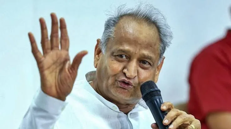 युवा राजनीति का नया दौर: अशोक गहलोत के पचास प्रतिशत टिकट वाले प्रस्ताव पर बीजेपी का तीखा पलटवार