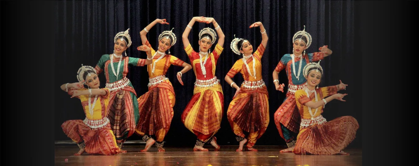 सांस्कृतिक उत्सव: भारत विकास परिषद द्वारा अपना देश-अपने त्योहार श्रृंखला के तहत तीज कार्यक्रम का भव्य आयोजन