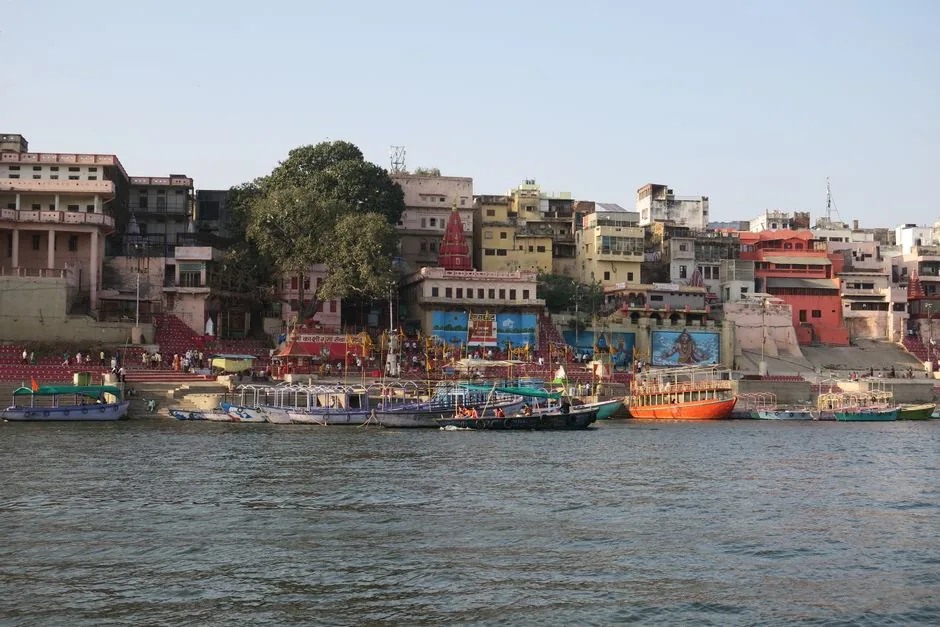 सांस्कृतिक विरासत का संरक्षण: वाराणसी के प्राचीन घाटों के जीर्णोद्धार के लिए 500 करोड़ का आवंटन