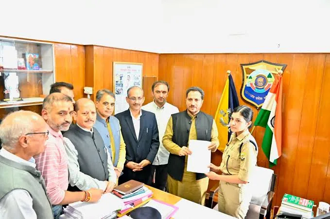 राजनीतिक घमासान: अमित शाह पर टिप्पणी को लेकर पवन खेड़ा पर एफआईआर की मांग, बीजेपी का तीखा पलटवार