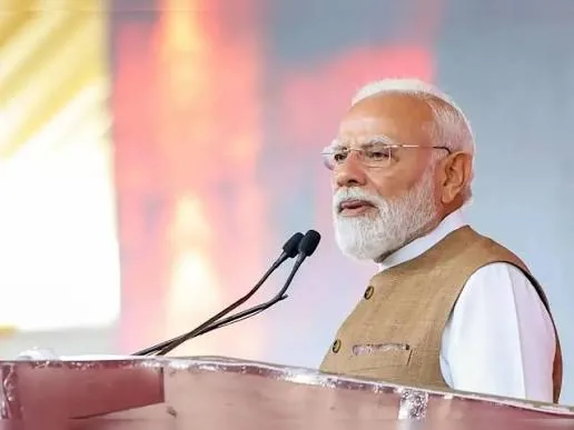 वैश्विक भू-राजनीति: संसाधनों के हथियार बनने पर प्रधानमंत्री मोदी की दो टूक और भविष्य के डर दिखाने वालों पर प्रहार