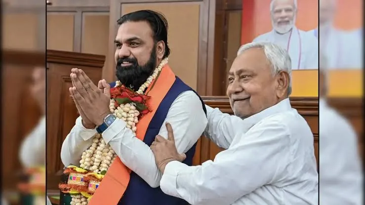 बिहार की सियासत में उबाल: परीक्षा विवाद को लेकर सत्ता पक्ष और विपक्ष के बीच छिड़ी जुबानी जंग, सम्राट चौधरी रख रहे हैं पैनी नजर