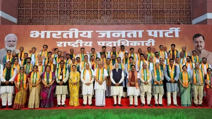 नेतृत्व मंत्र: पीएम मोदी ने नितिन नवीन की नई टीम के साथ की खास मुलाकात