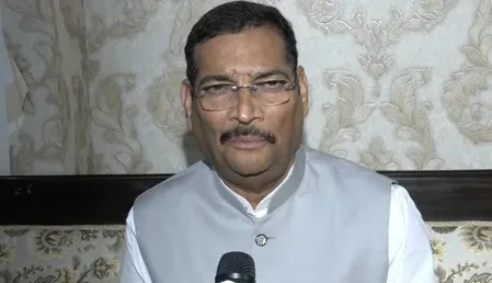 भ्रष्टाचार के आरोप: झारखंड नियुक्ति घोटाले में सीबीआई जांच की मांग, दीपक प्रकाश ने साधा निशाना