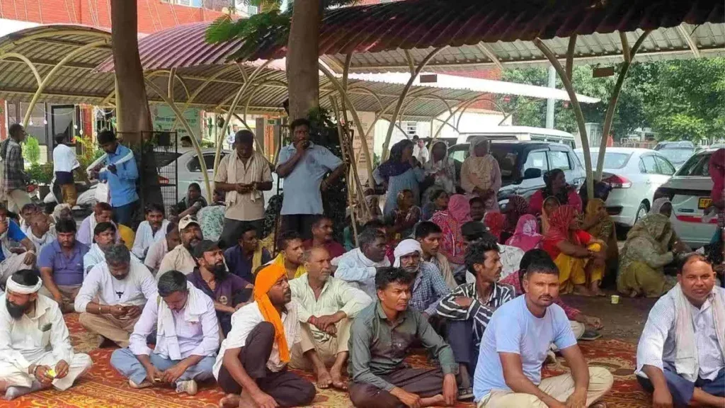 तहसीलों में ठप कामकाज: डिजिटल व्यवस्था के विरोध में हरियाणा के कर्मचारी हड़ताल पर उतरे