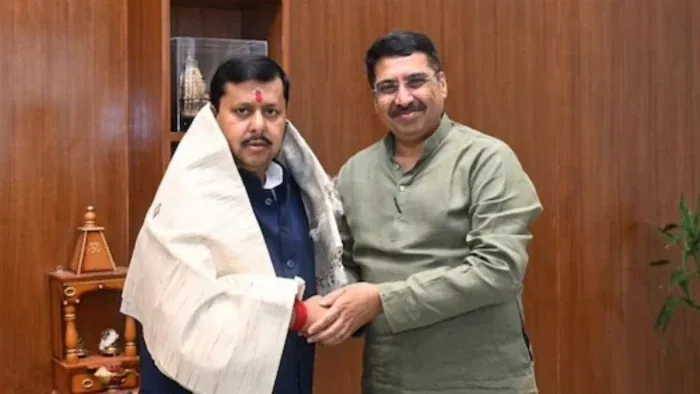 राजनीतिक सफर की अनकही दास्तान: बैंक मैनेजर से लेकर बीजेपी आईटी सेल के प्रमुख बनने तक का अमित मालवीय का सफर