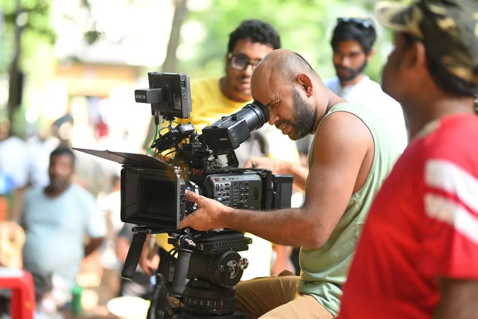 बॉलीवुड में नई चर्चा: ब्लॉकबस्टर फिल्म के निर्देशक ने अपनी आगामी थ्रिलर के लिए बड़ी कास्ट चुनी
