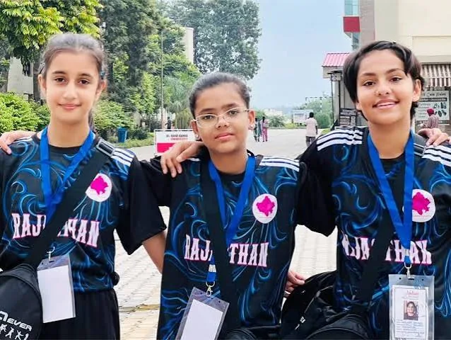 शानदार उपलब्धि: चौमूं की तीन बेटियों अक्षरा, आरोही और निशिका ने राष्ट्रीय रैकेटबॉल चैंपियनशिप में जीता ब्रॉन्ज मेडल