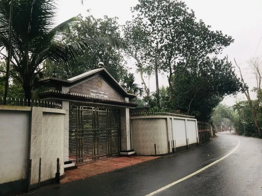 बंगाल की सियासत गरमाई: बीरभूम जिले में सड़क के नामकरण को लेकर विवाद, नेताजी का नाम हटाकर श्यामा प्रसाद मुखर्जी जोड़ा गया