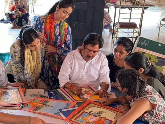परंपरागत कला: जयपुर के आमेर क्षेत्र में स्थानीय हस्तशिल्पकारों के लिए आज विशेष प्रशिक्षण कार्यशाला का हुआ आयोजन