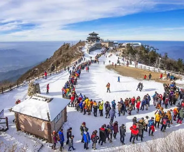 संस्कृति और पर्यटन का अनूठा संगम: पर्वतीय राज्य हिमाचल में आयोजनों के सफल प्रबंधन से निखर रही स्थानीय प्रतिभाएं, पर्यटकों और स्थानीय लोगों में जबरदस्त उत्साह!