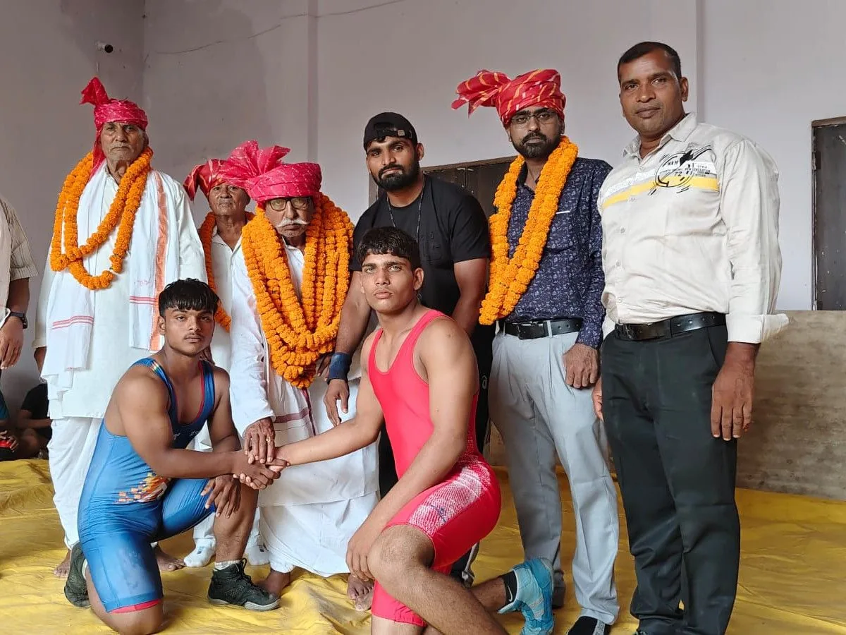 खेलकूद प्रतियोगिता: चहनियां में जिला स्तरीय खेलकूद में खिलाड़ियों ने दिखाई अपनी प्रतिभा
