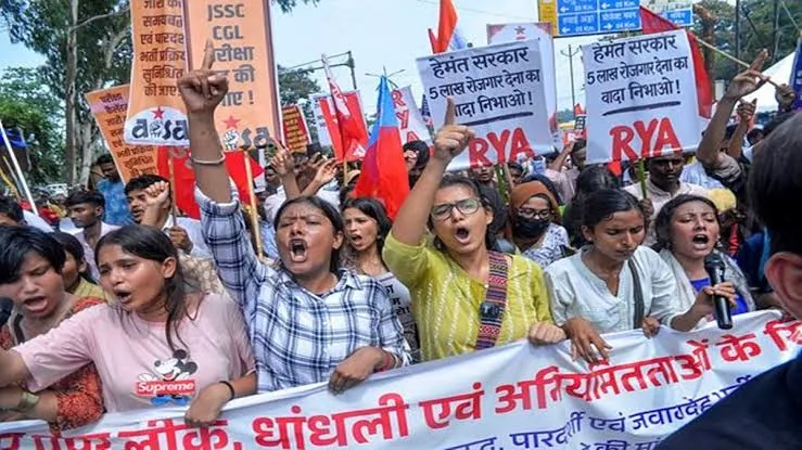 भर्ती परीक्षाओं में कथित अनियमितताओं के खिलाफ झारखंड में छात्रों का प्रदर्शन जारी
