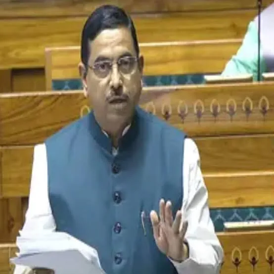 वंदे मातरम पर सियासी घमासान: केंद्रीय मंत्री प्रह्लाद जोशी ने कांग्रेस के आचरण पर उठाए तीखे सवाल