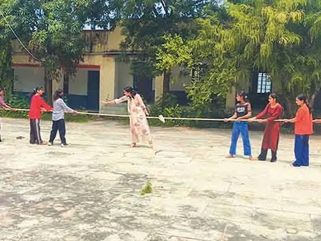 खेल दिवस का उल्लास: वीकेबी खेल प्रतियोगिताओं में छात्राओं ने दिखाया बेहतरीन दमखम