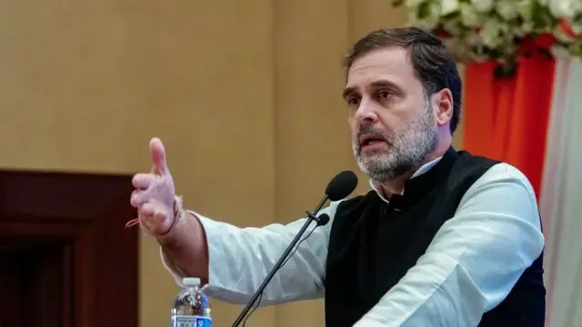 छापामार राजनीति: क्या कांग्रेस और राहुल गांधी की नई रणनीति बन रही है चौंकाने वाले प्रदर्शन?