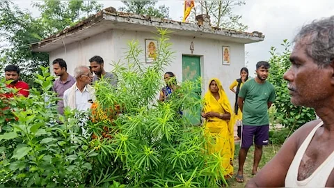 खौफनाक वारदात: रायबरेली में मंदिर बनवा रहे बुजुर्ग पुजारी की धारदार हथियार से निर्मम हत्या, इलाके में दहशत
