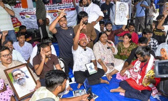 झारखंड लोक सेवा आयोग में बड़ा उलटफेर: जेपीएससी के तीन सदस्यों ने छात्र प्रदर्शनों के बीच दिया इस्तीफा