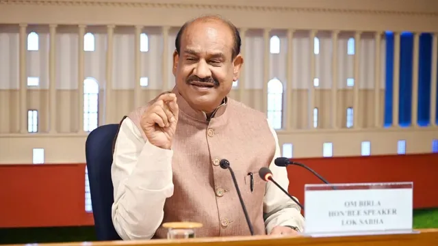 राजनीतिक हलचल: लोकसभा सचिवालय ने 20 बागी टीएमसी सांसदों को नोटिस भेजकर मांगा जवाब