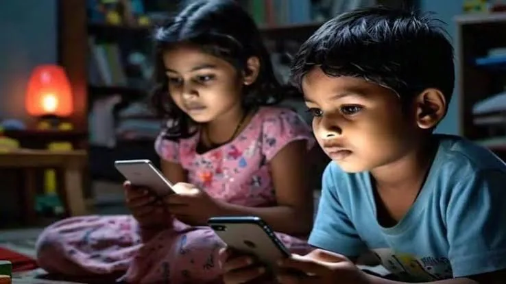 सोशल मीडिया का सच: टेक दिग्गजों के बच्चे क्यों रहते हैं इससे दूर