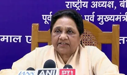 संकीर्ण राजनीति: मायावती ने हिजाब विवाद पर दी बड़ी प्रतिक्रिया