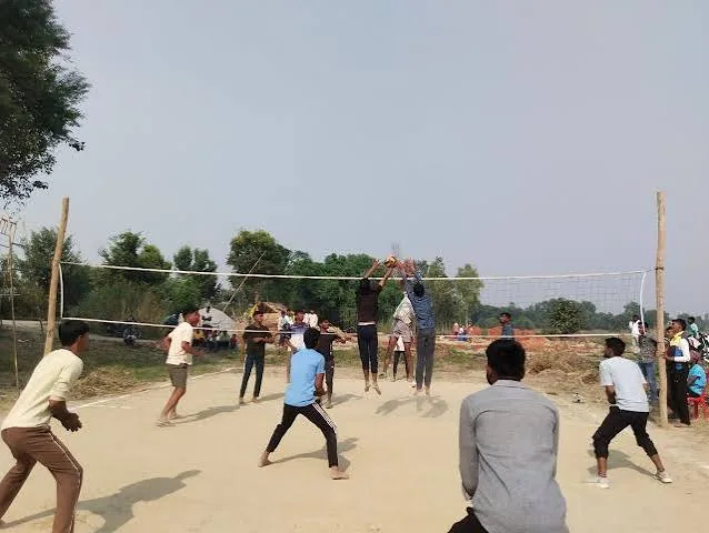 खेलकूद का रोमांच: धर्मपुर में स्वतंत्रता दिवस पर दो दिवसीय बैडमिंटन प्रतियोगिता का शानदार आगाज