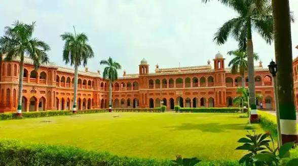 AMU में डेटिंग ऐप के जरिए ब्लैकमेलिंग का खुलासा, छात्र समेत पांच पर आरोप