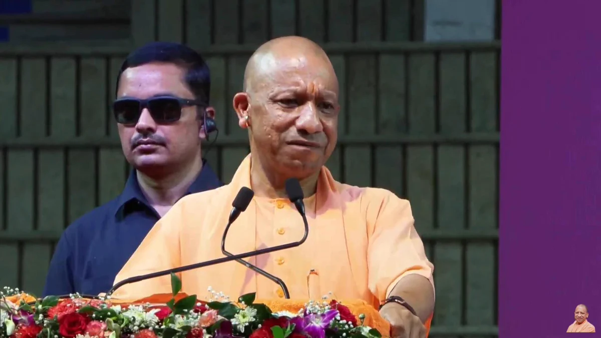 गोरखपुर कार्यक्रम में CM योगी का सपा पर निशाना, बोले- बेटियों की सुरक्षा को लेकर पहले रहता था डर