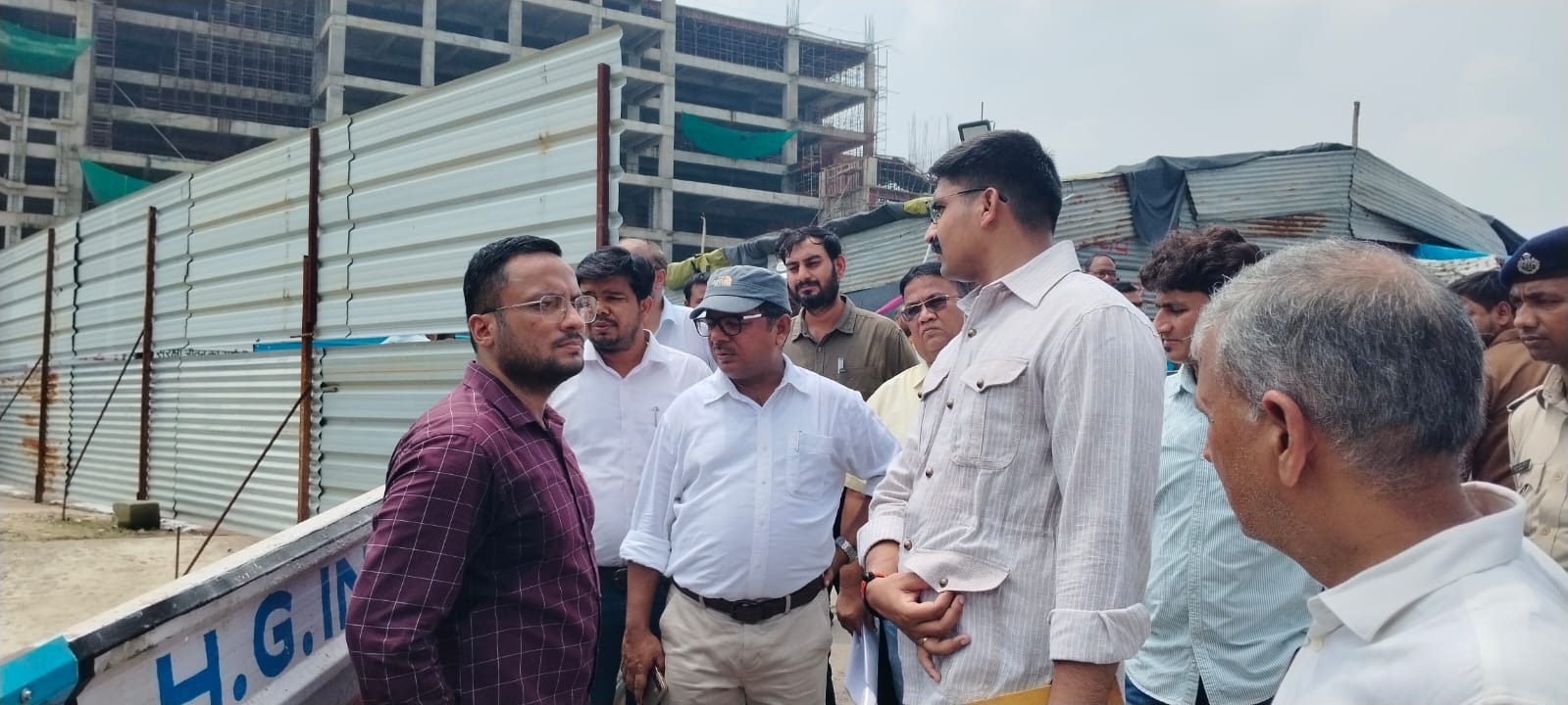 कानपुर सेंट्रल पर DRM का औचक निरीक्षण, जलभराव और खराब शेड पर जताई नाराजगी