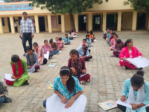 ओजोन दिवस विशेष: निभेड़ा स्कूल में रंगोली और पोस्टर के जरिए दिया गया पर्यावरण संरक्षण का मजबूत संदेश