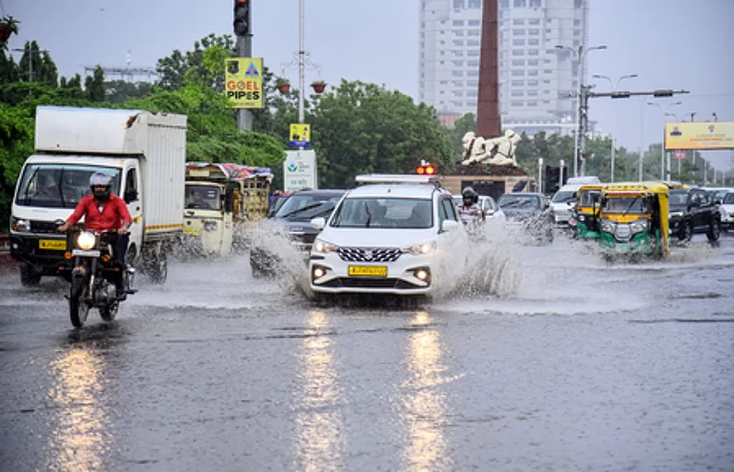 मौसम का अलर्ट: यूपी और बिहार समेत देश के 21 राज्यों में होगी भारी बारिश, थाईलैंड से आगे बढ़ा चक्रवात