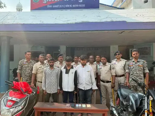मादक पदार्थों पर कार्रवाई: धमतरी में हेरोइन तस्करी का भंडाफोड़, तीन आरोपी गिरफ्तार और 21.51 ग्राम चिट्टा बरामद