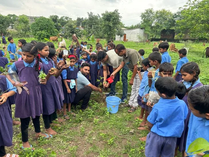 विज्ञान प्रतिभा: पीएमश्री स्कूल में छात्रों ने तकनीक और पर्यावरण संरक्षण के मॉडल दिखाए