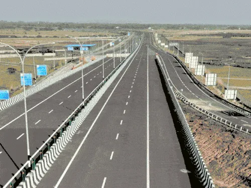 एलडीए की कार्रवाई: कानपुर-लखनऊ एक्सप्रेसवे की गंभीर खामियों पर पीएनसी इन्फ्राटेक को नोटिस जारी