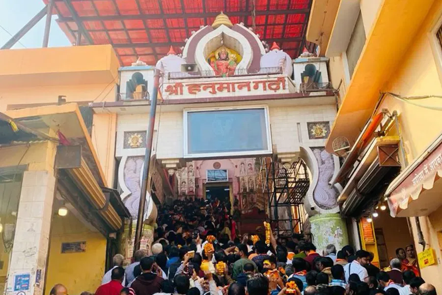 तीर्थयात्रियों की सुविधा: हनुमानगढ़ी मंदिर के दर्शनार्थियों के लिए 500 मीटर लंबे शेड का निर्माण कार्य अंतिम चरण में