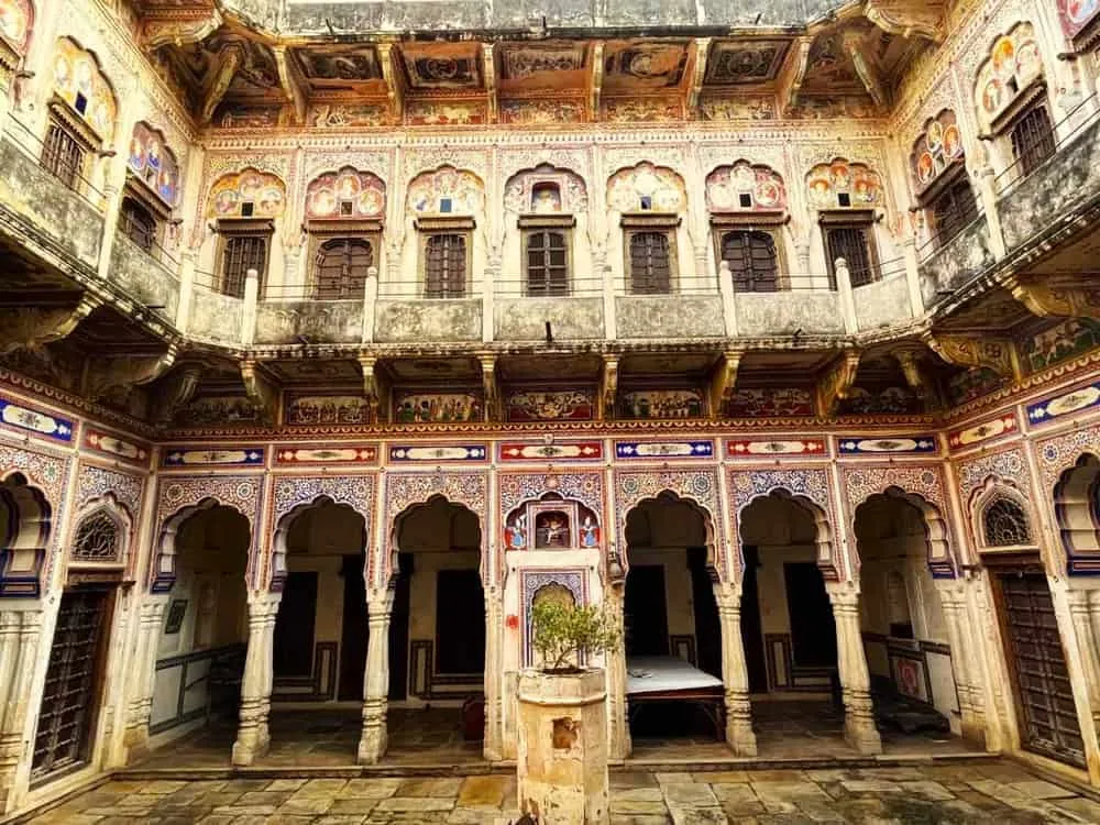 सांस्कृतिक विरासत: शेखावाटी की पहचान हवेलियों से परे मूक रामलीला, छतरियों और जोहड़ों तक फैली है