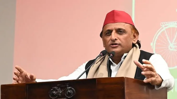 राजनीतिक हमला: शिक्षक दिवस पर अखिलेश यादव ने यूपी सरकार को घेरा और 'पाठशाला पुकारे' अभियान की शुरुआत की