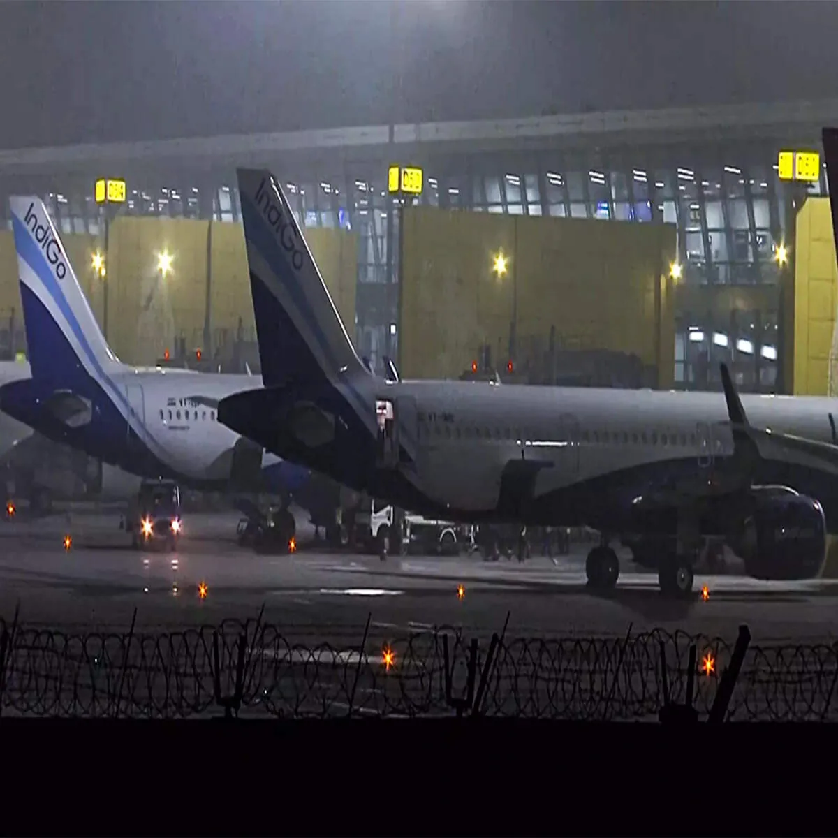 आपातकालीन लैंडिंग: बैंकॉक से दिल्ली जा रही इंडिगो फ्लाइट की लखनऊ में उतराई, यात्री अस्पताल में भर्ती